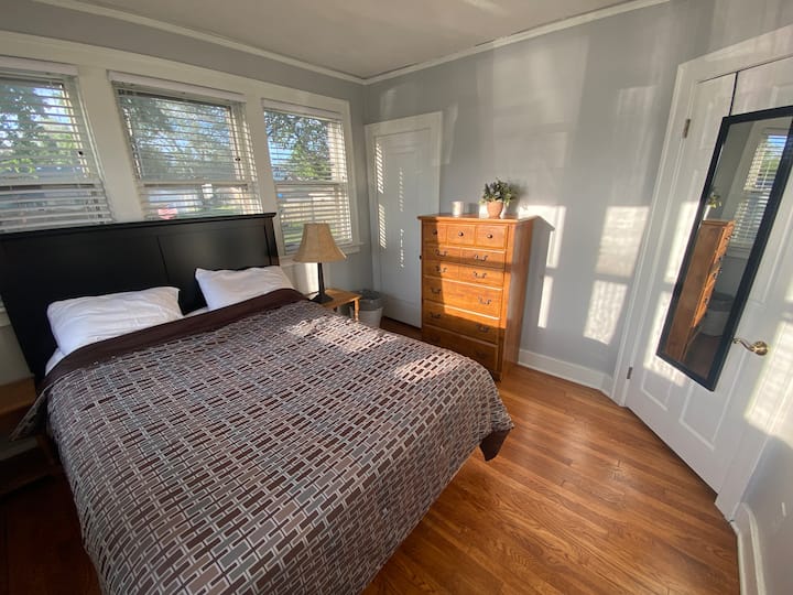 เตียงควีนไซส์ 