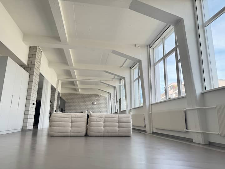 Bright, Spacious Designer Loft -Near Letzi Stadion - Zurich