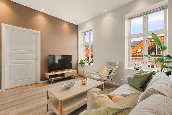 Bright Top-floor Apartment With Views - Bergen