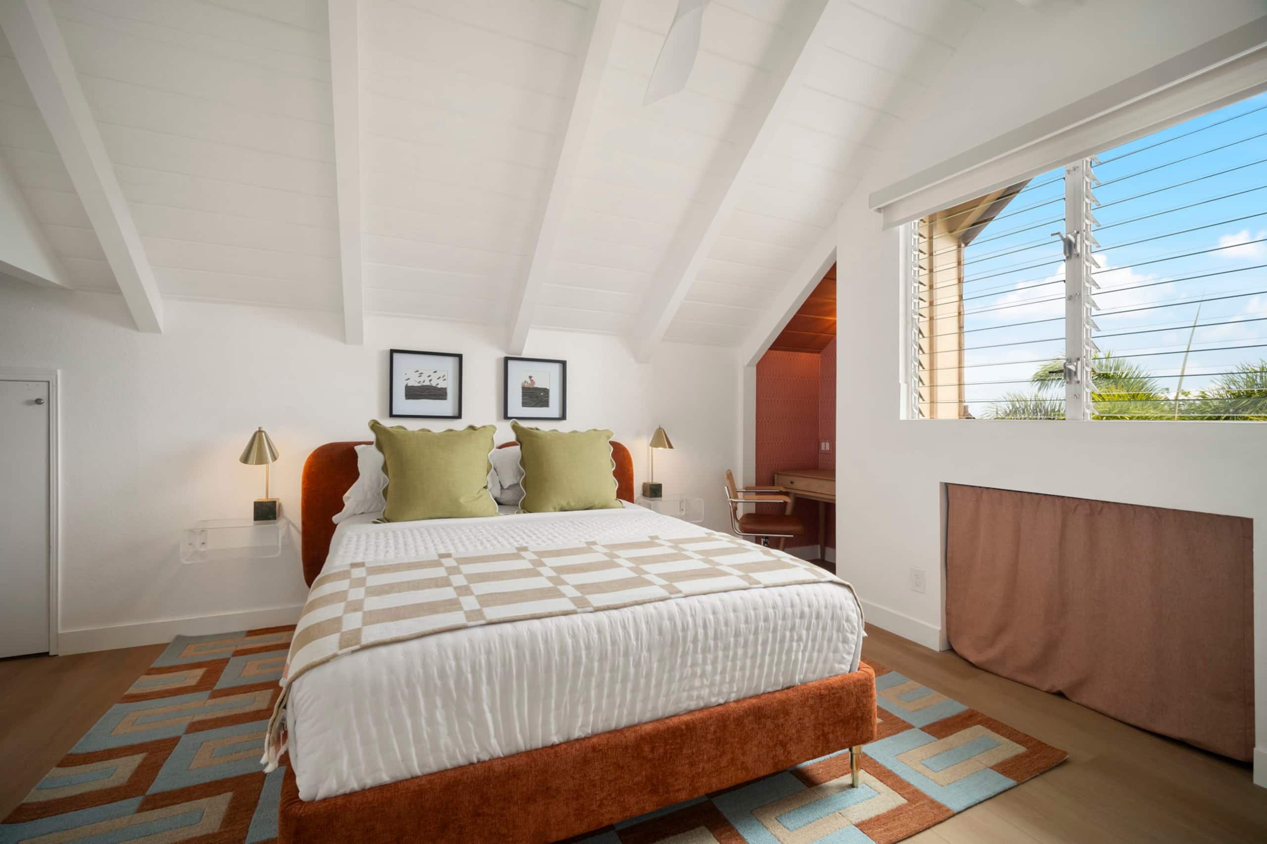 Stylish Princeville Retreat | Private Lanai + AC - Image 25