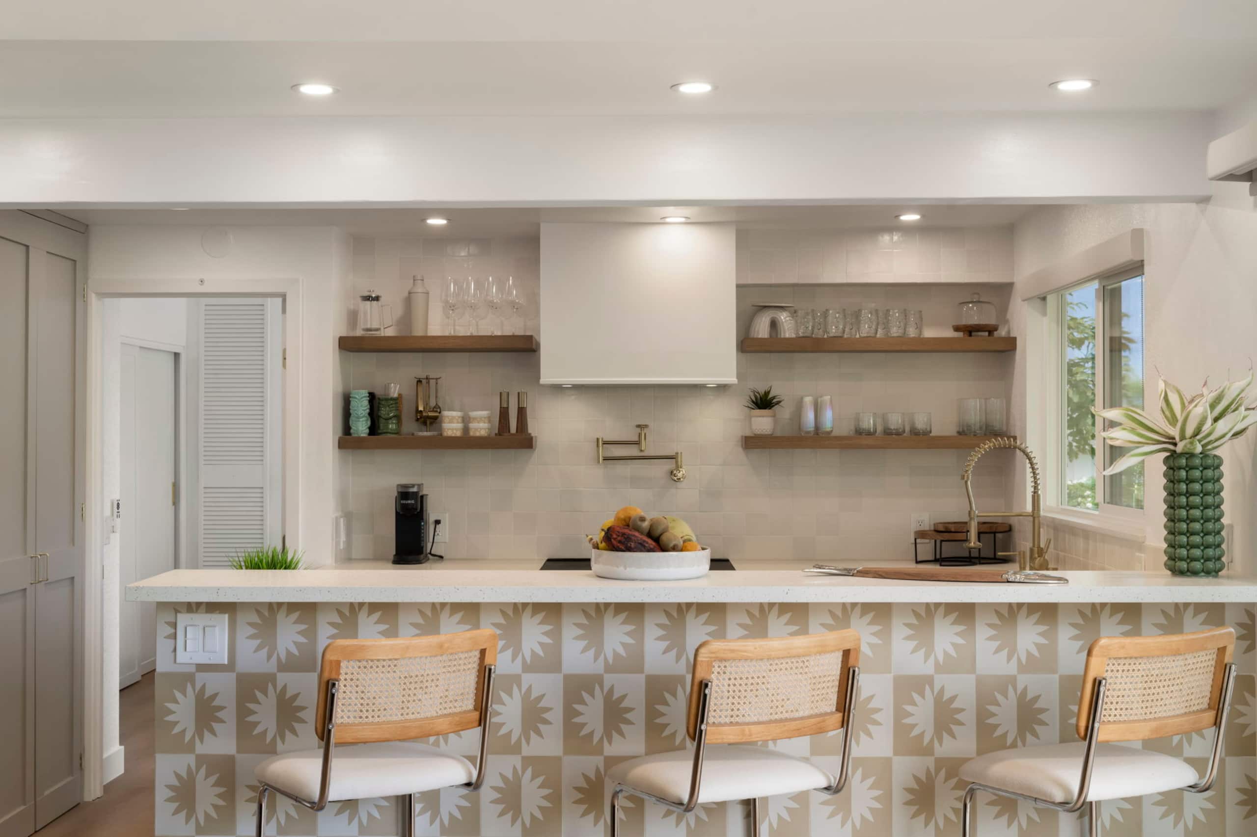Stylish Princeville Retreat | Private Lanai + AC - Image 12