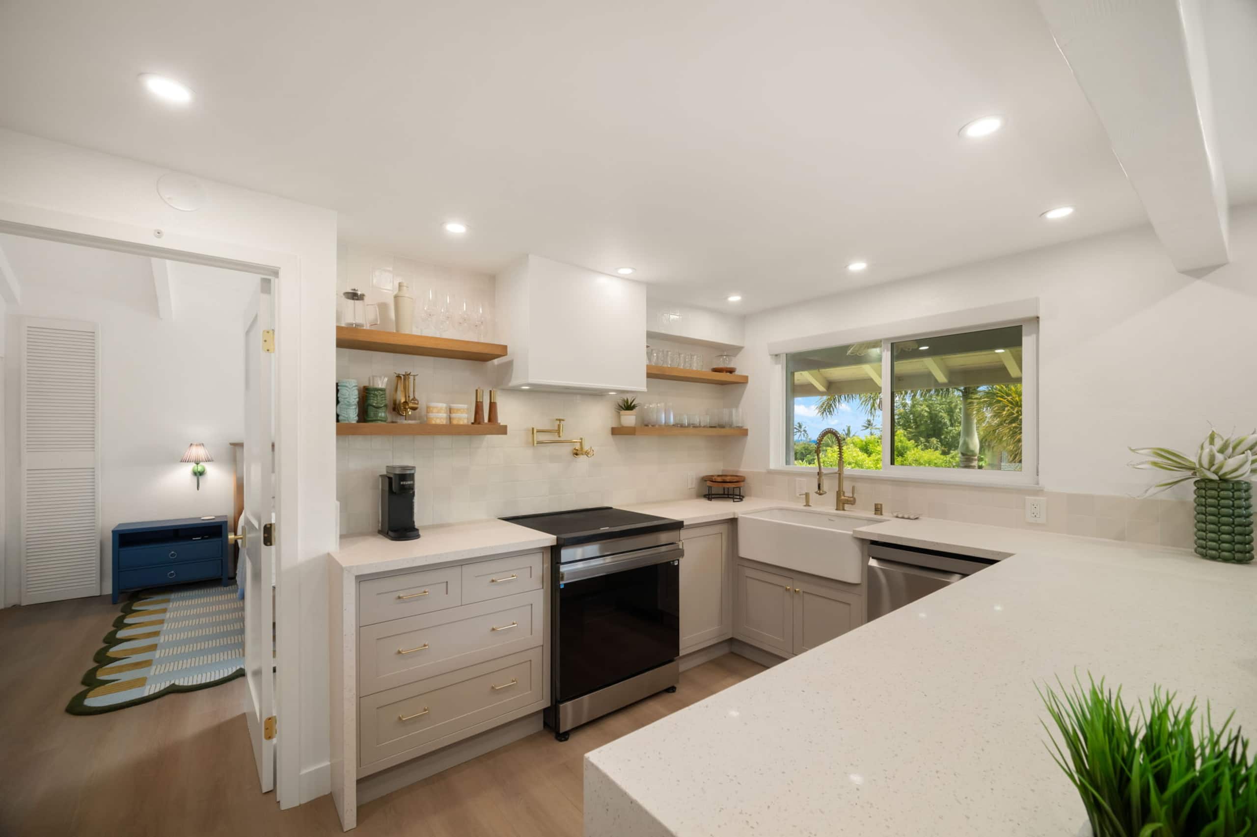 Stylish Princeville Retreat | Private Lanai + AC - Image 14