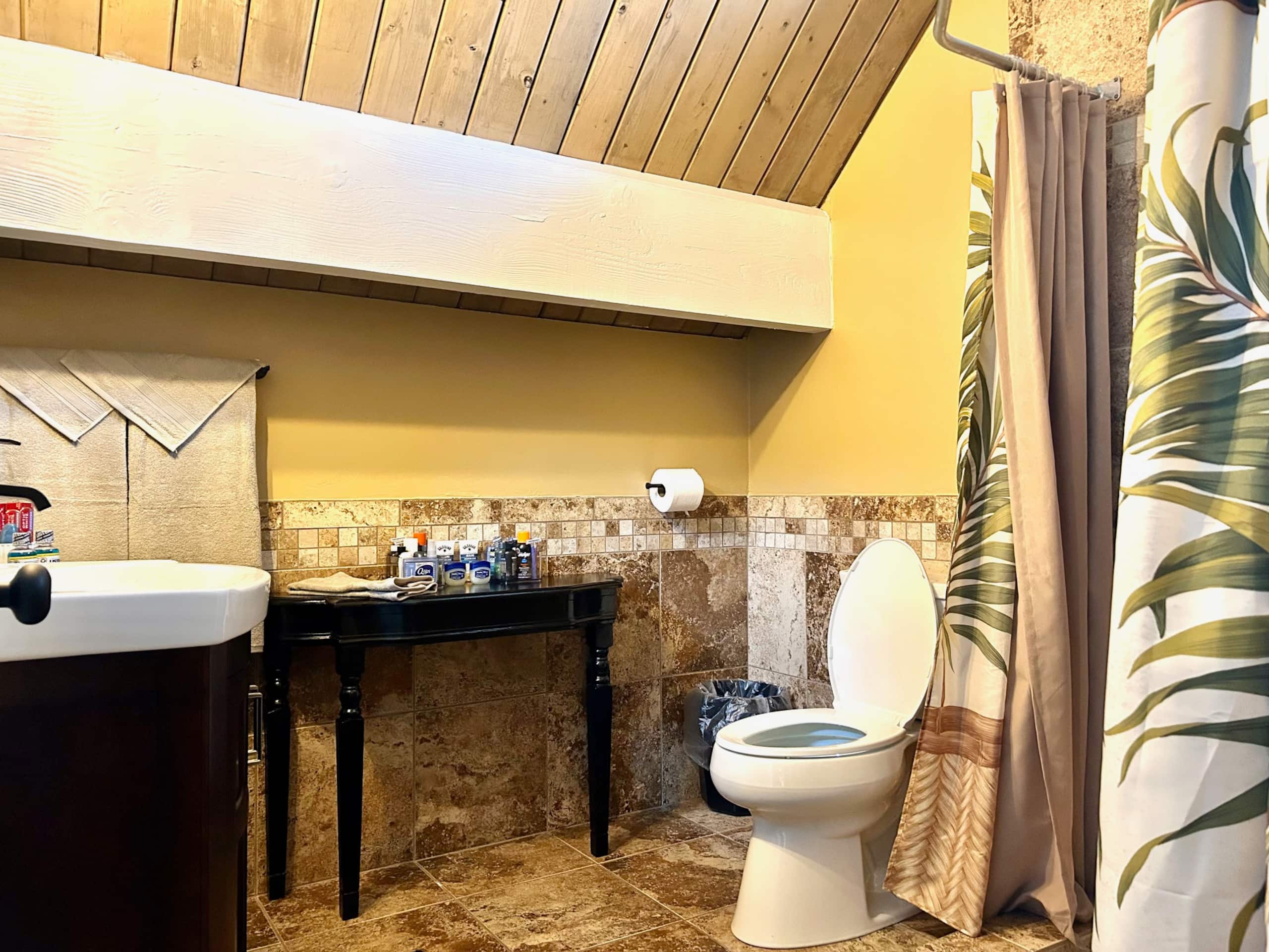 Home in Kailua-Kona · ★5.0 · 4 bedrooms · 4 beds · 4 private baths - Image 26