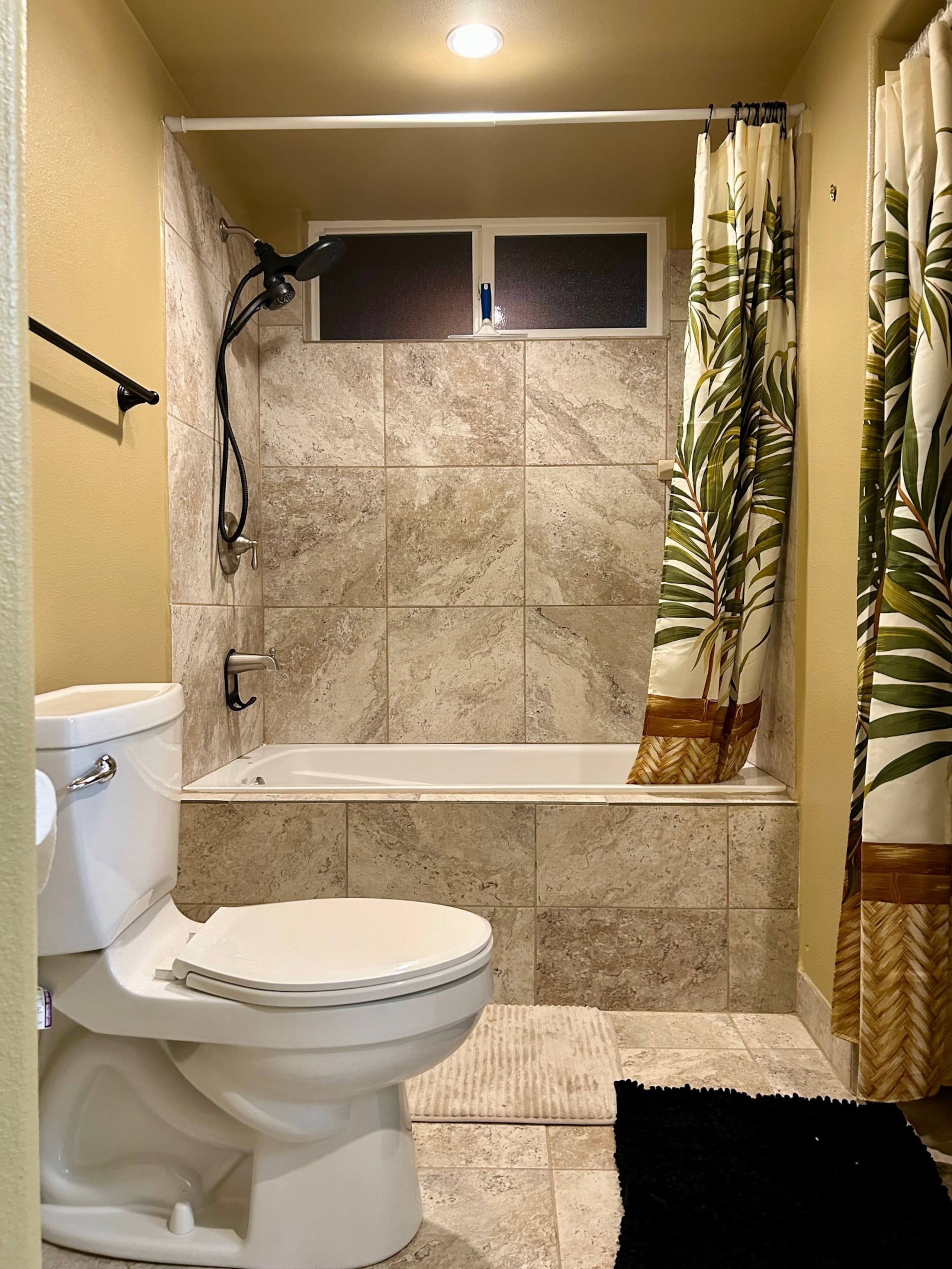 Home in Kailua-Kona · ★5.0 · 4 bedrooms · 4 beds · 4 private baths - Image 24