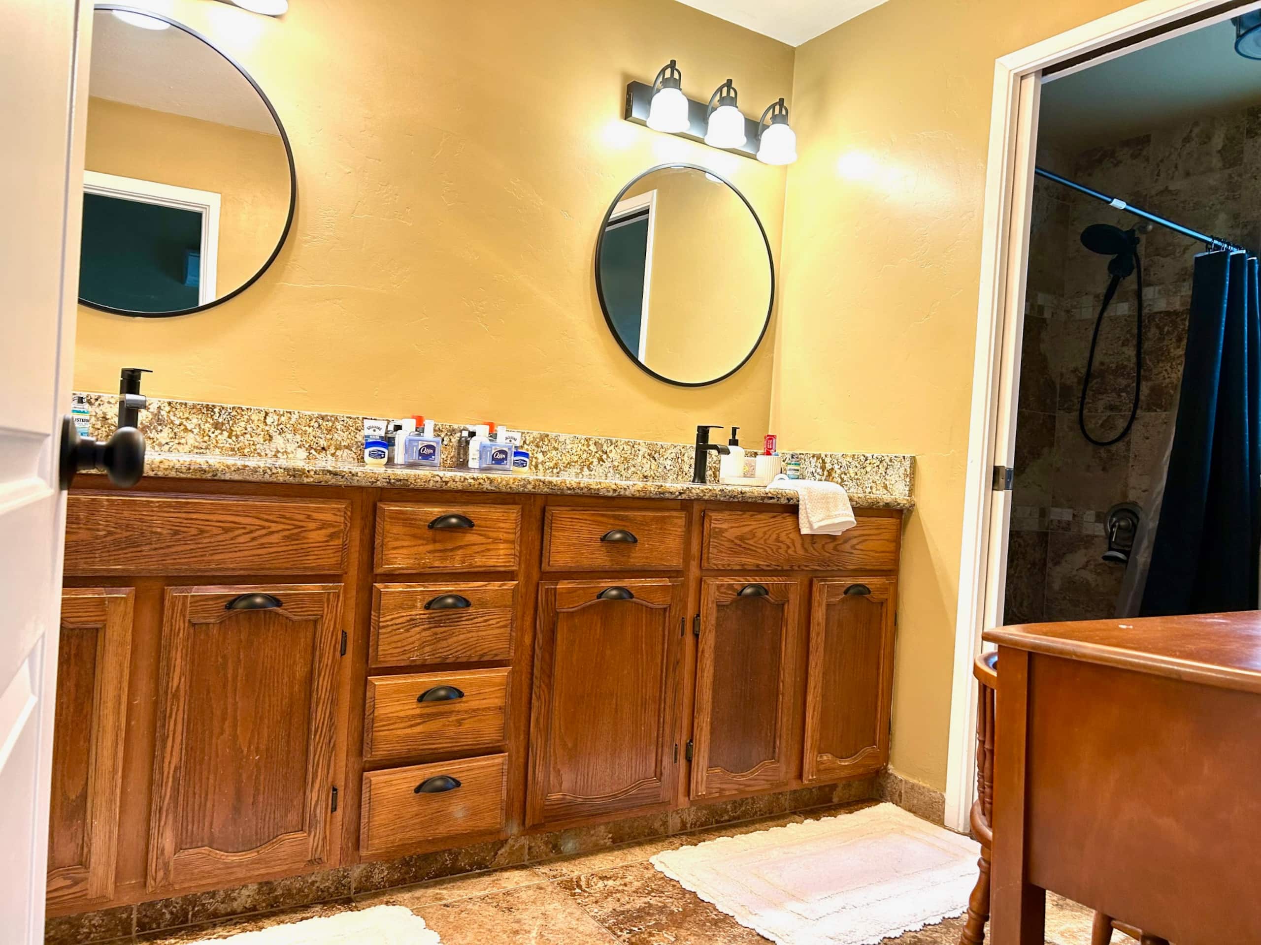 Home in Kailua-Kona · ★5.0 · 4 bedrooms · 4 beds · 4 private baths - Image 22