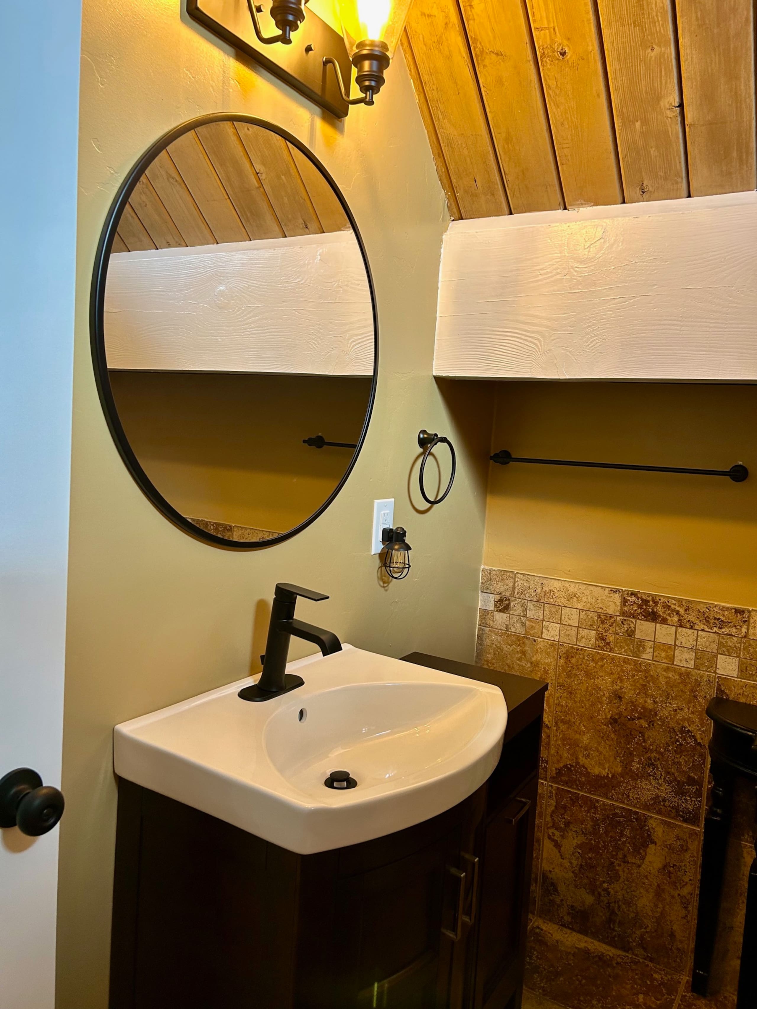 Home in Kailua-Kona · ★5.0 · 4 bedrooms · 4 beds · 4 private baths - Image 27