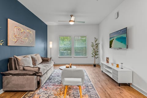 Successful Airbnb property: Comfy King Bed Apt w/Pool & Gym and Close to Parks in Bay Lake