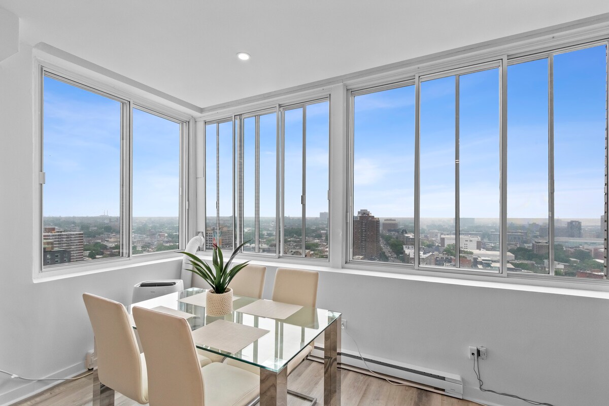 Top-Floor Penthouse • View • Elevator • Parking - Apartments for