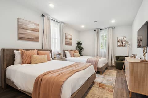 Massive 5BD/3BA near NYC + Free Parking