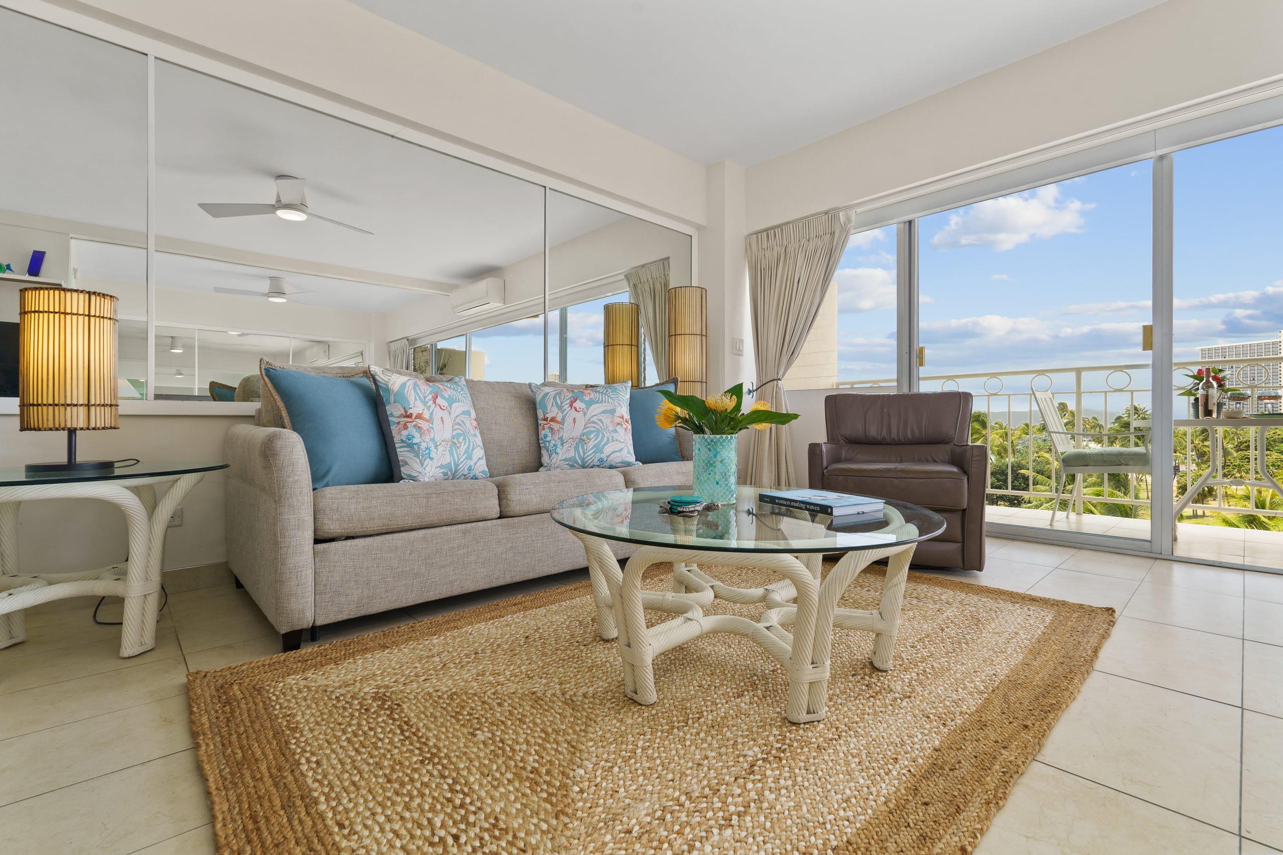 Condo in Honolulu · ★5.0 · 1 bedroom · 2 beds · 1 private bath - Image 2