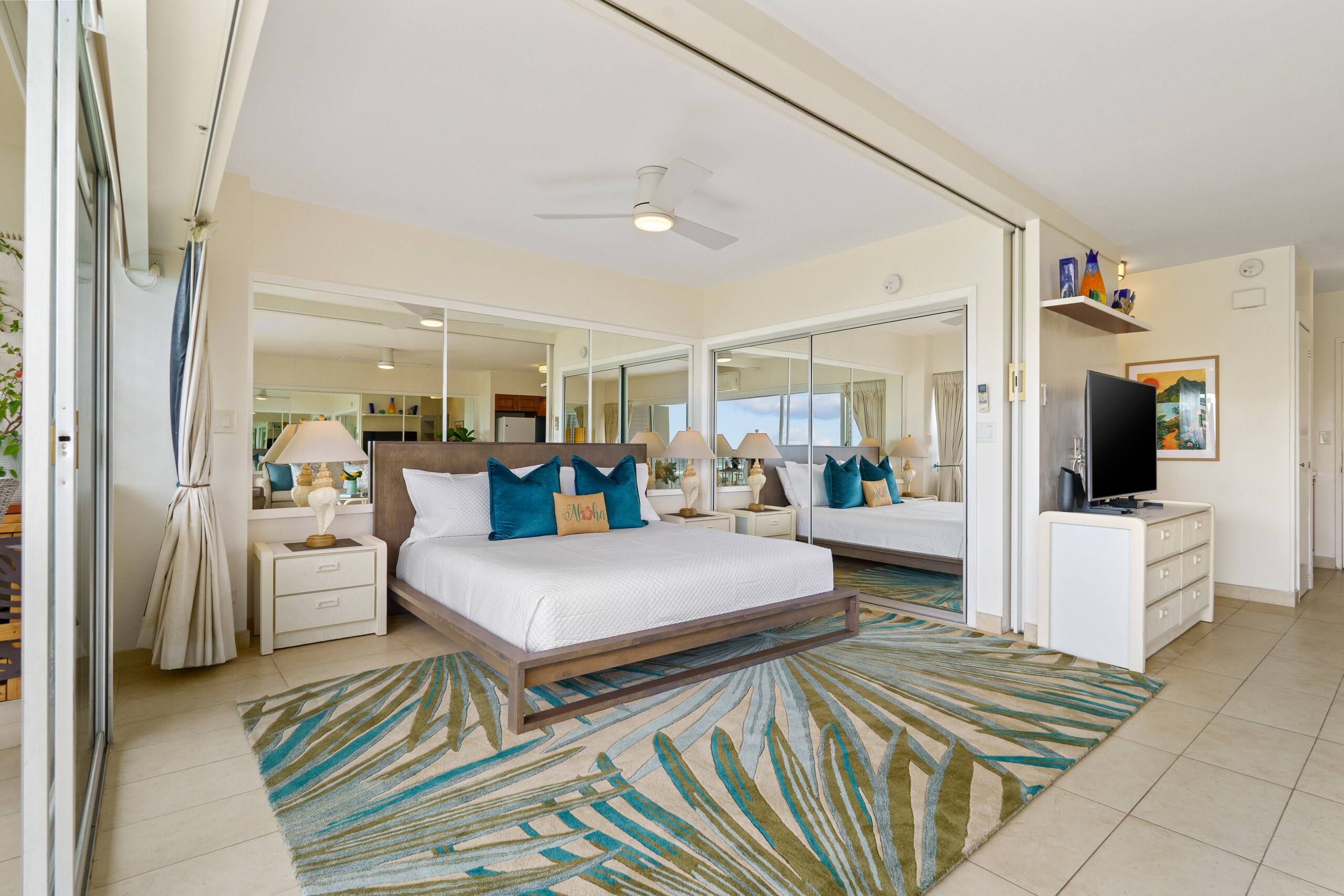 Condo in Honolulu · ★5.0 · 1 bedroom · 2 beds · 1 private bath - Image 18