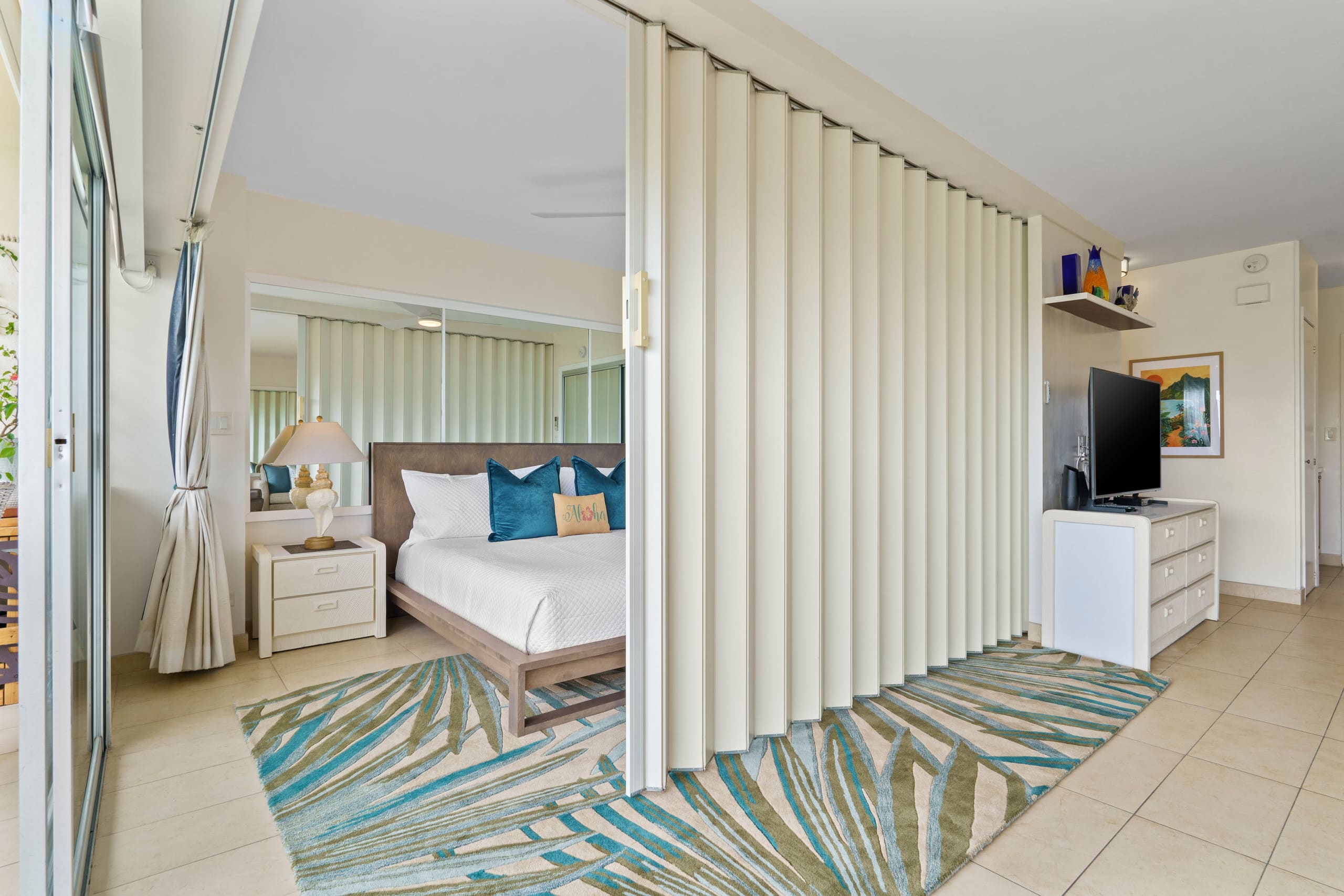 Condo in Honolulu · ★5.0 · 1 bedroom · 2 beds · 1 private bath - Image 16