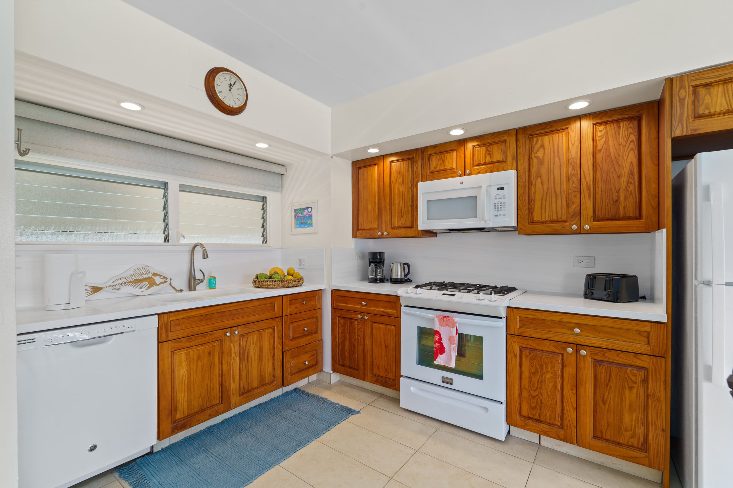 Condo in Honolulu · ★5.0 · 1 bedroom · 2 beds · 1 private bath - Image 10