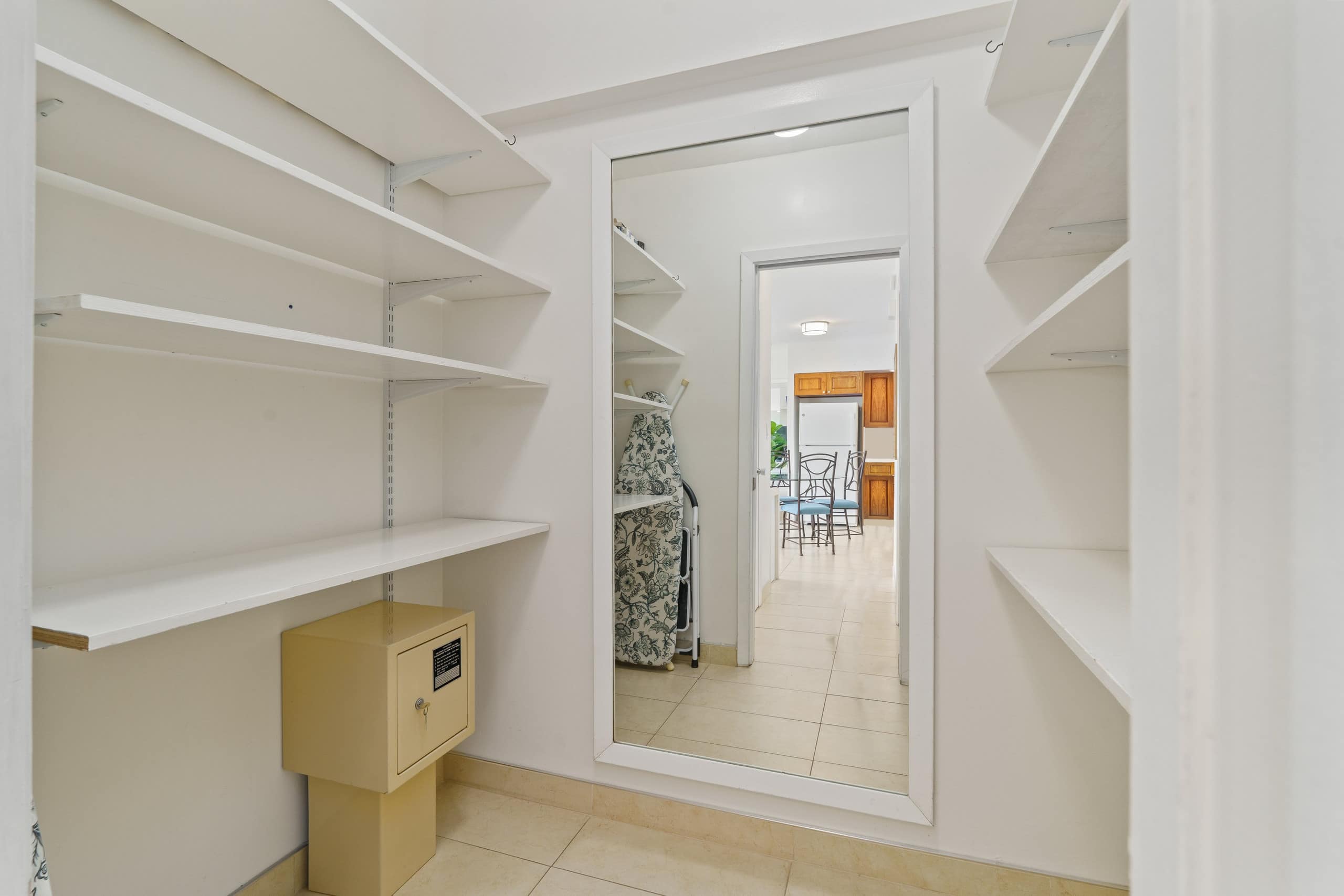 Condo in Honolulu · ★5.0 · 1 bedroom · 2 beds · 1 private bath - Image 22