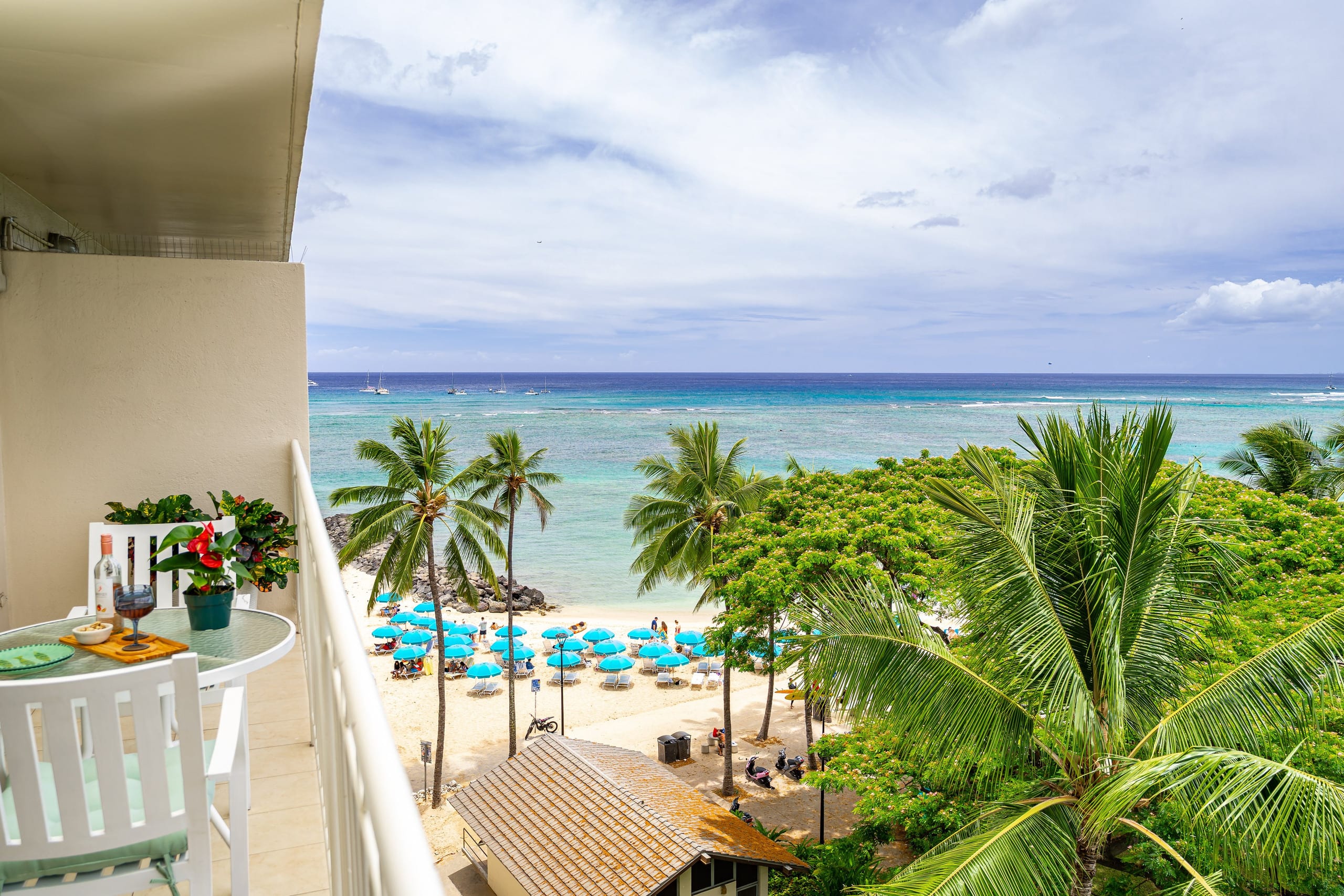 Condo in Honolulu · ★5.0 · 1 bedroom · 2 beds · 1 private bath - Image 25