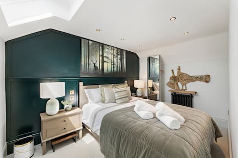 Gorgeous 3 Bedroom, 225 year old cottage