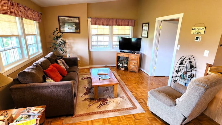 Cozy Cowboy Mountain Cabin With Gorgeous Views! - Stanley, VA