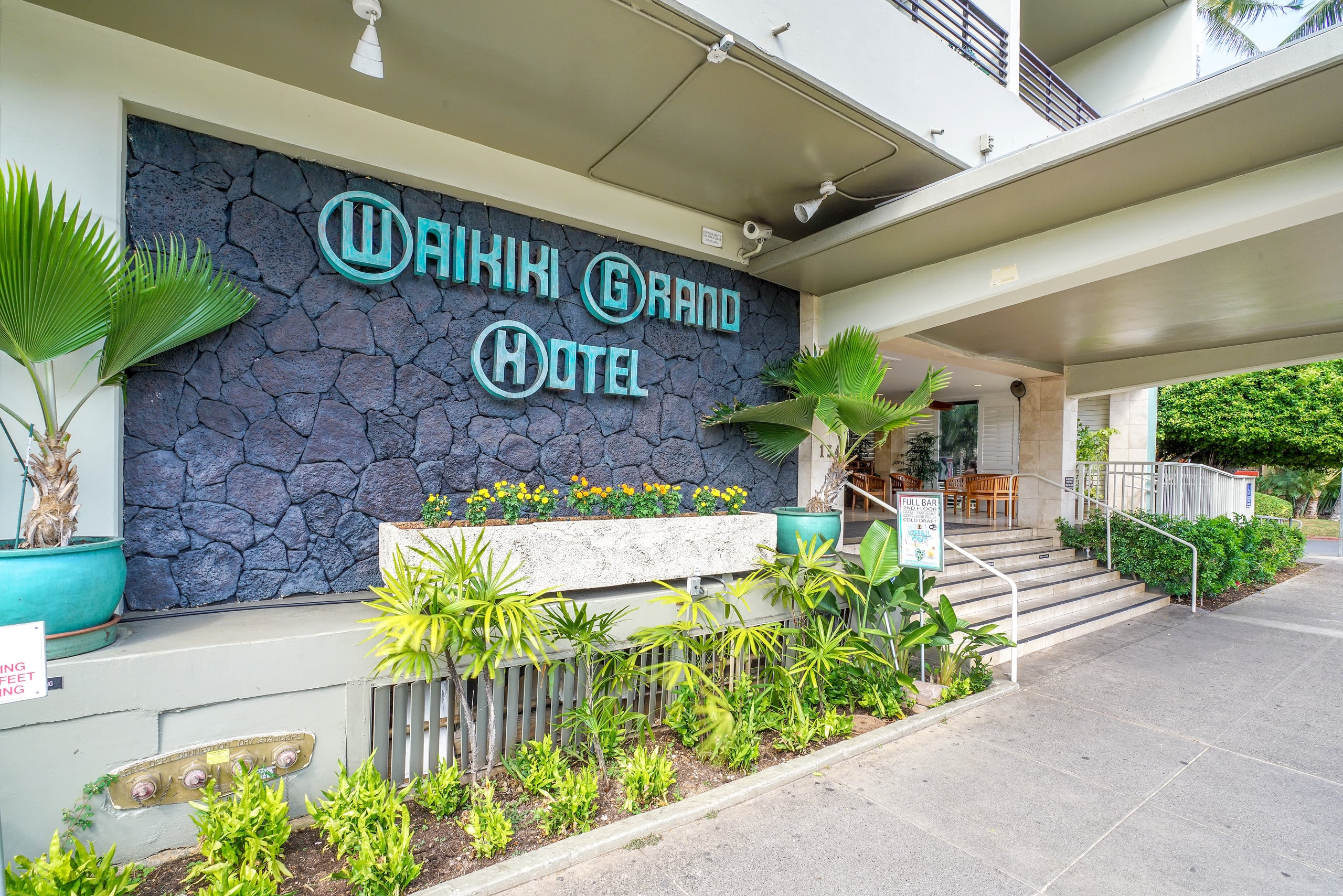 Hideout at the Waikiki Grand Hotel - Image 15