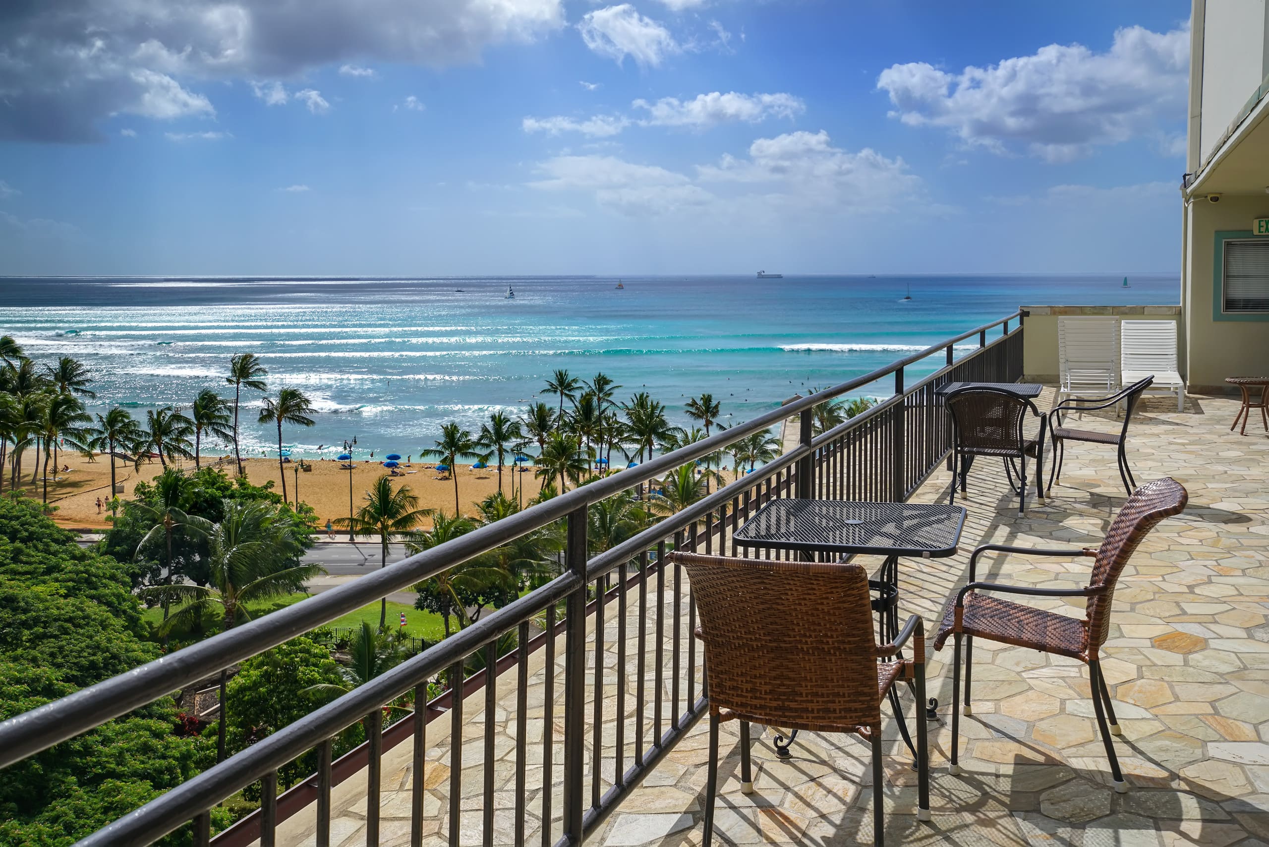 Hideout at the Waikiki Grand Hotel - Image 17