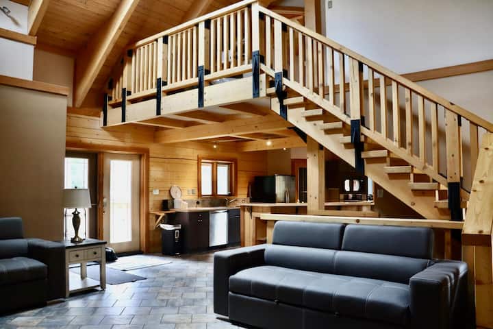 Hinton Log Cabin Escape W/ Firepit & Forest Views - Hinton