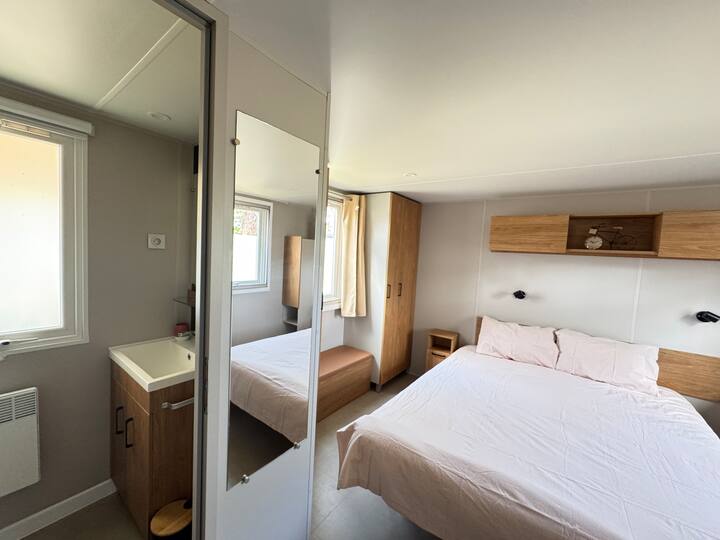 Posteľ v hlavnom apartmáne 160 x 200 cm