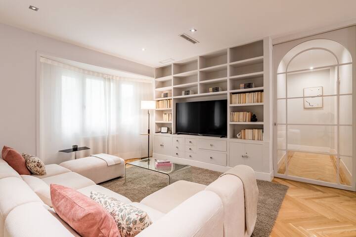 The Royal Elite – Debod Retreat gallery image 4