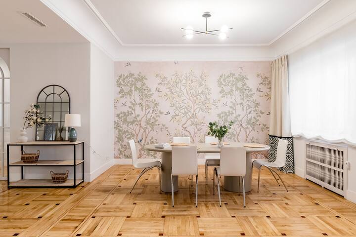 The Royal Elite – Debod Retreat gallery image 3