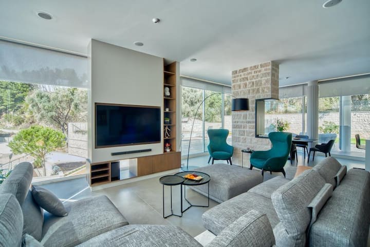 Queen Of The Mediterranean - Villa Solaria - Montenegro