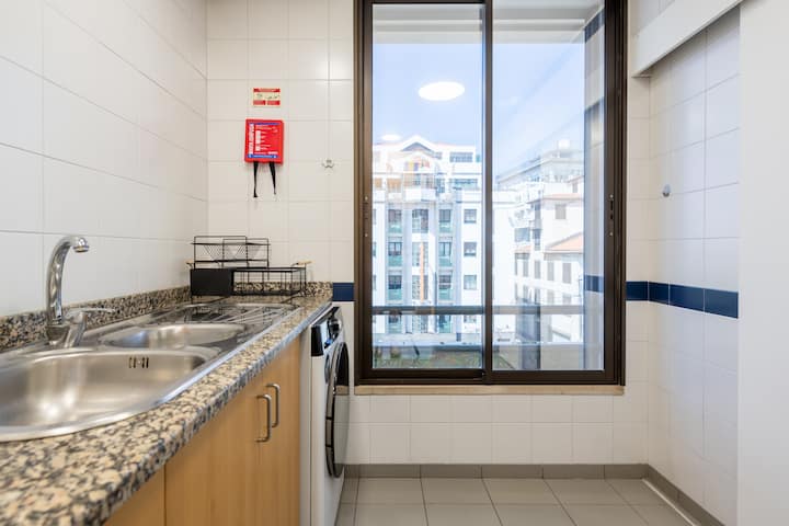 Yellow Sun Studio - Cozy Stay In Central Funchal - Funchal