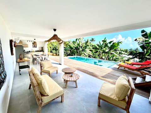 2BR A/C Pool BBQ Wi-Fi W/D Near Yacht Club