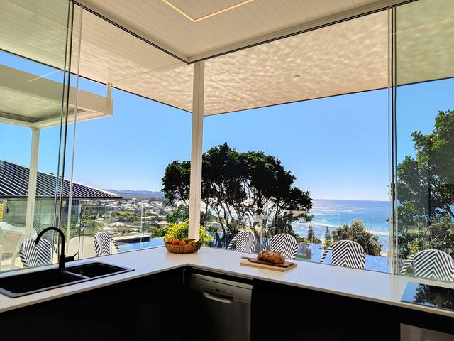 Pool House – Couples retreat gallery image 5