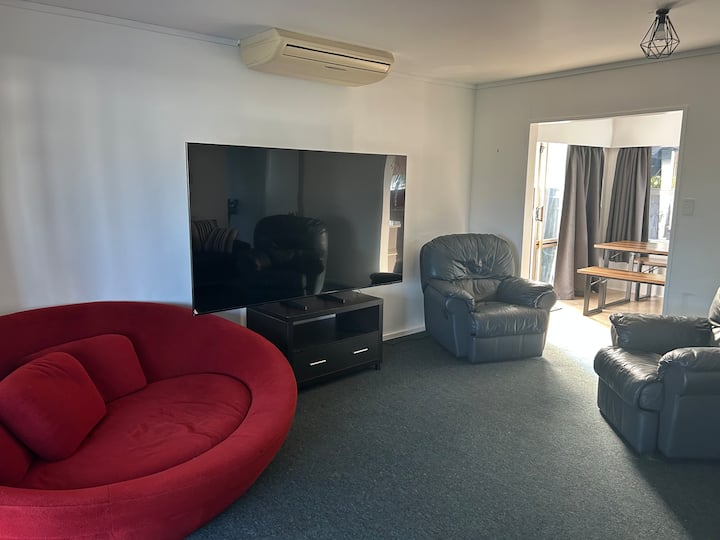 Sunny ŌHope Beach Escape - Whakatane