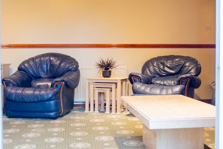 Spacious Three Bedroom Detached - Large Garden - Dundee, UK