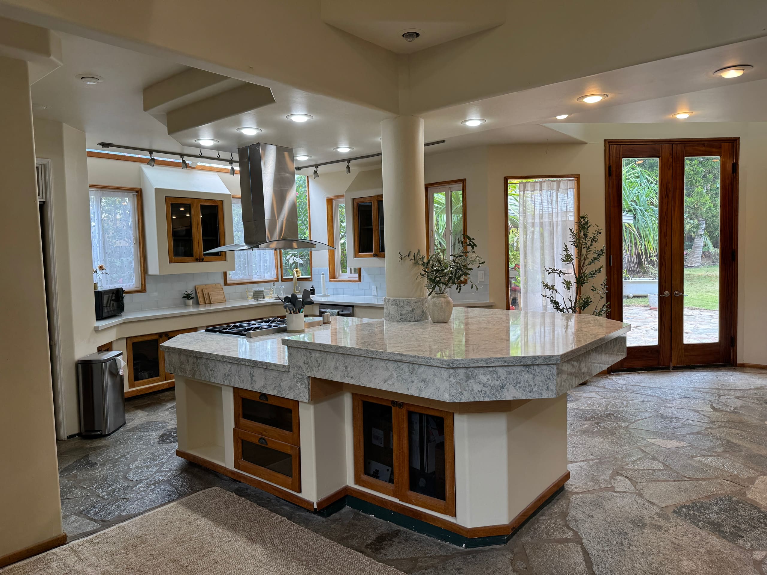 Home in Kailua · ★4.91 · 4 bedrooms · 5 beds · 3 private baths - Image 9