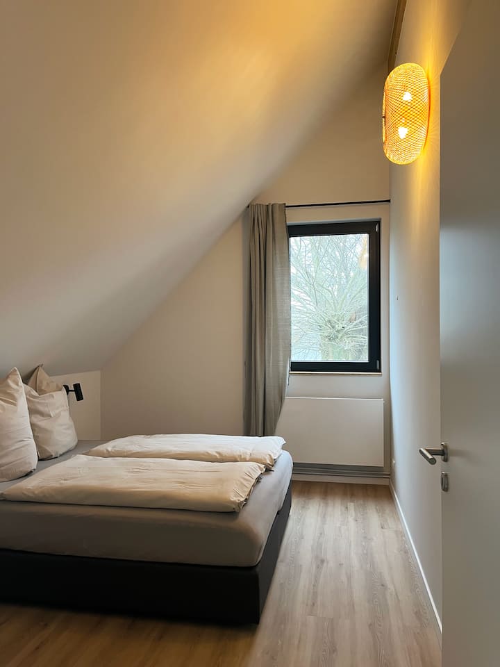 Ზემოდან საძინებელი.