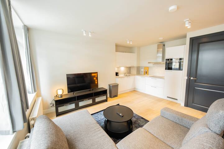 Dockside Living 2BDR Apartment JUF- 69 SQM gallery image 3