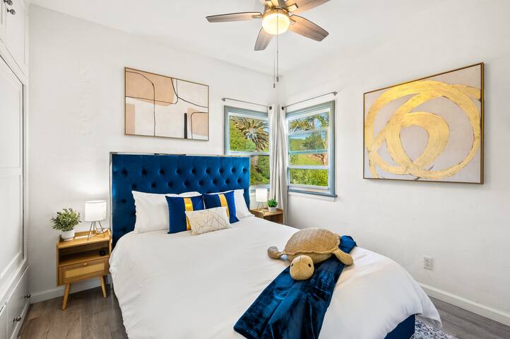 Luxury Oceanview 2BR+1BR | Top & Bottom Units gallery image 3