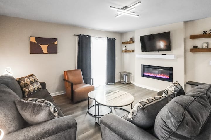 5 Br | 3 Ba | New Build | I-80 | 940 Mbps - Gretna, NE