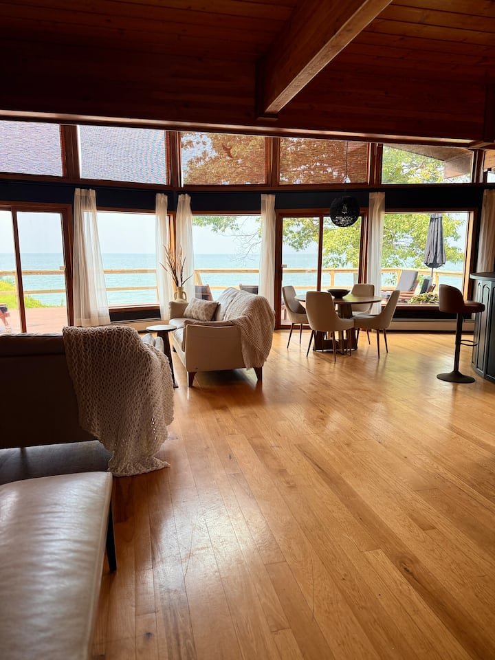 Lakehouse W/ Private Beach + Hot Tub - Oswego, NY