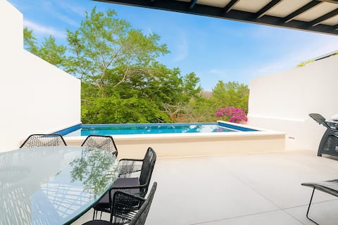 Guapinol House - overlooking the Golf Course