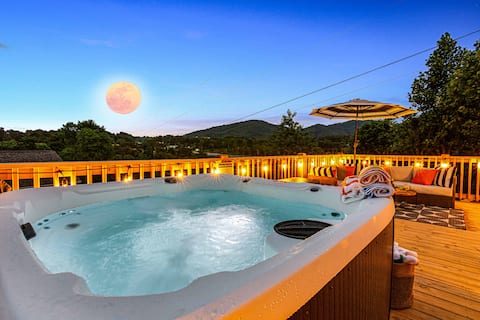 Top performing Airbnb: Geodome & Theater | Fall Color | Sleeps 20 in Asheville