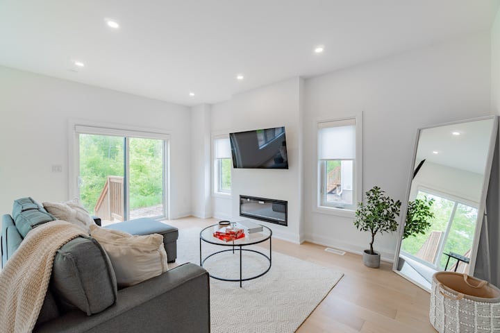 3-bedroom Harbourtown Beach Unit, Mins From Beach - Buffalo, NY