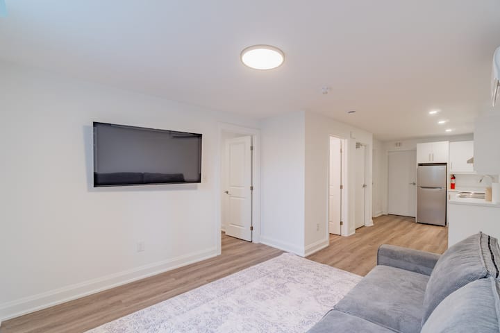 1-bedroom Harbourtown Beach Unit, Mins From Beach - Fort Erie
