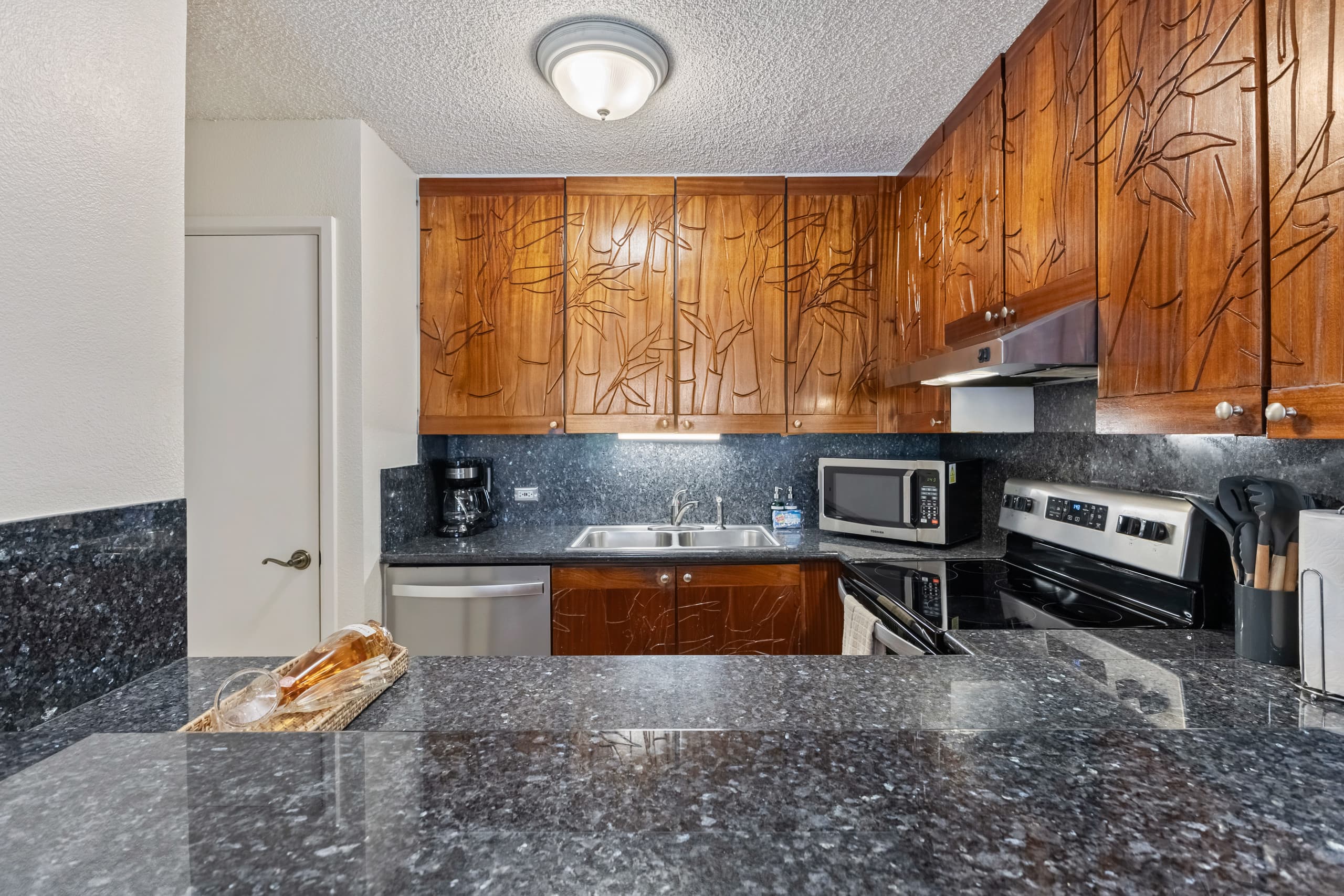 Condo in Kihei · ★4.84 · 1 bedroom · 2 beds · 2 baths - Image 8