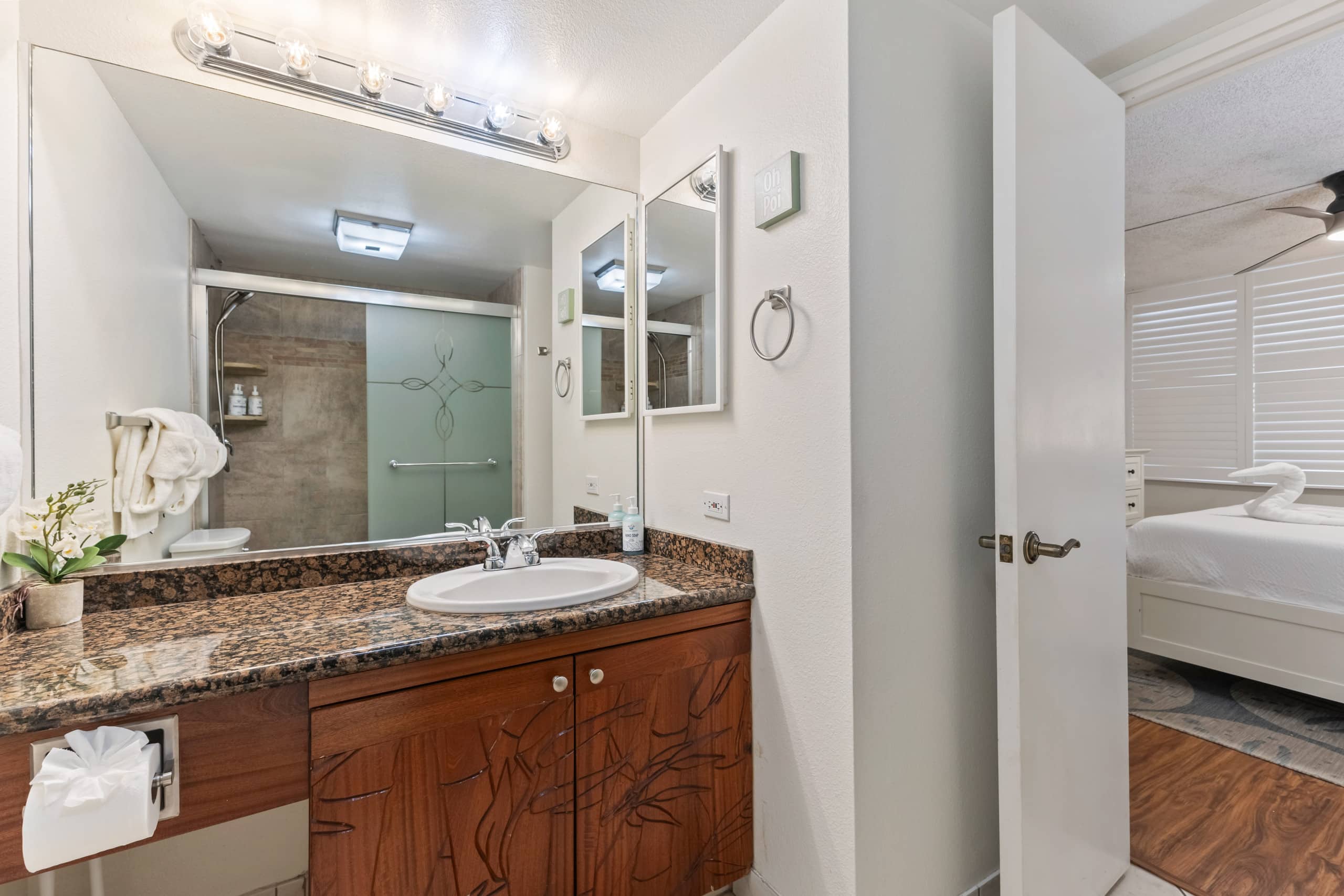 Condo in Kihei · ★4.84 · 1 bedroom · 2 beds · 2 baths - Image 18
