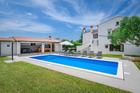 Holiday home AGAVA with nice big swimming pool