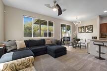 Relaxed Island Living- WD, AC, Backyard, Workspace