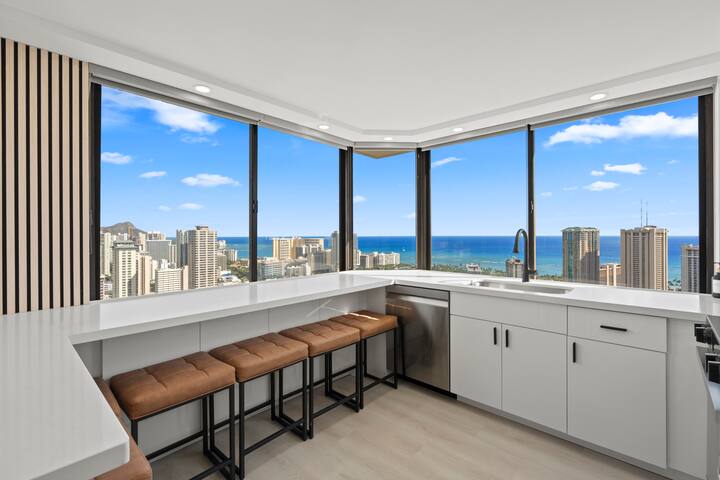 Rare 3BR/2BA Penthouse Ocean-Diamond Head View gallery image 4
