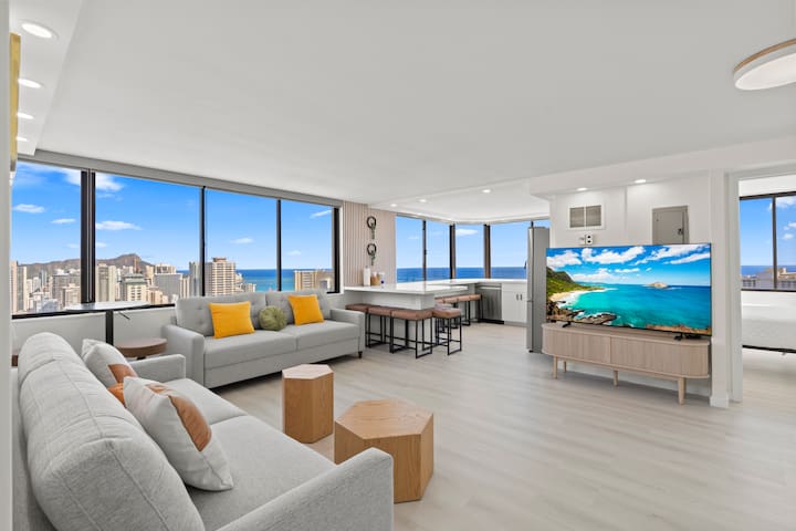 Rare 3BR/2BA Penthouse Ocean-Diamond Head View