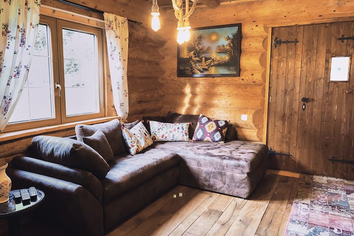 Panoramic Luxury Cabin Near Sibiu Hot Tub & River - 루마니아